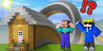 What's Inside the LONGEST SCARY HOUSE in Minecraft ?